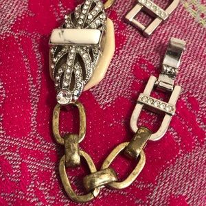 Chloe and Isabel palm royal bracelet